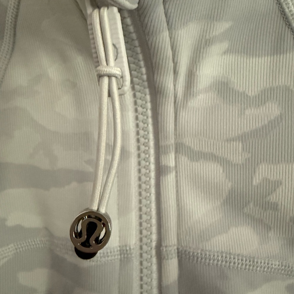 Lululemon Athletica Women's Gray Camouflage Define Jacket Lux Jacquard - Picture 3 of 7